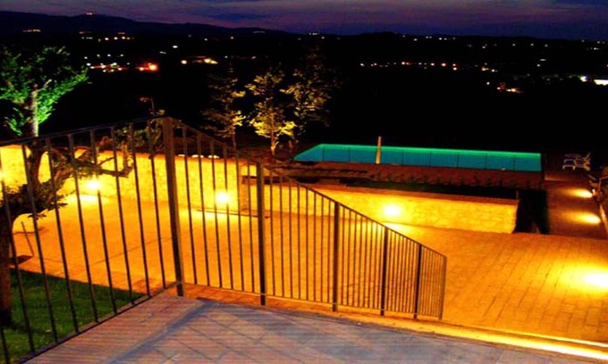 Spoleto Villa | Very pretty Spoleto-poolside-sleeps-20/pool, Jacuzzi, Gardens - views
