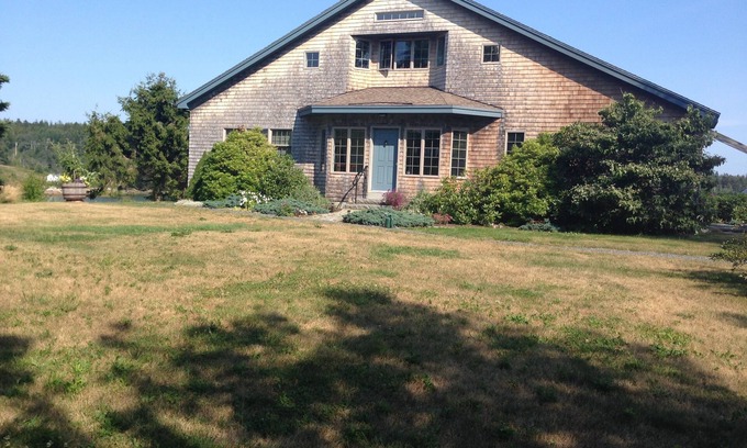 Bernard Cottage | Very Private Seaside Getaway - Excellent WiFi for Remote Work - Lots to Explore