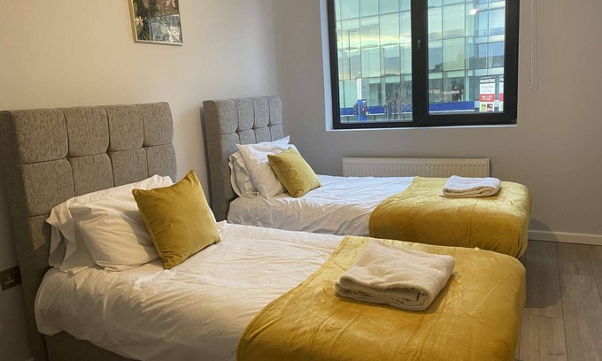 Cranford Apartment | Very spacious living room and utterly self contained.