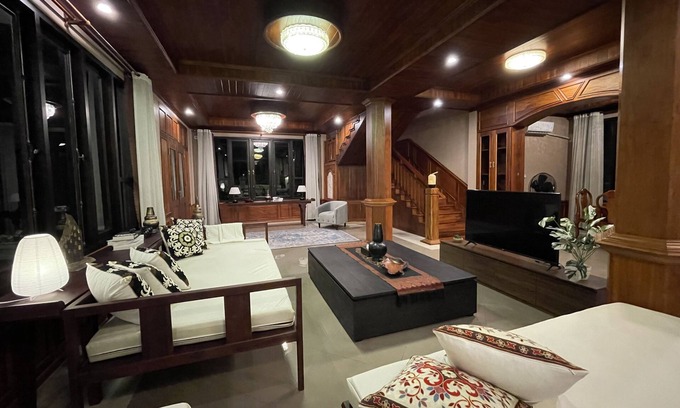 Luang Prabang Villa | Very Spacious VILLA w/ Garden, Luang Prabang, 4BR, 1 Office, 2 Balkone, 8Pax