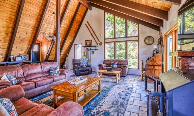 Tahoe Village House | VHR #08401874 4B 4B 3 Story Heavenly Ski Home Ski Retreat