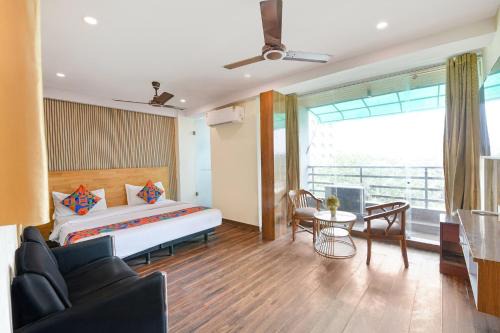 New Friends Colony Hotel | Via Hari Nagar Ashram