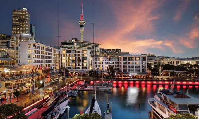 Auckland Central Business District Apartment | Viaduct's Big Balcony Breathtaking Views