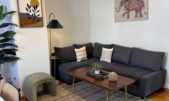 The Heights Apartment | Vibrant 3-BED Stay In Great Neighborhood Near NYC