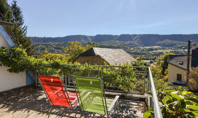 Vic-sur-Cere House | Vic-sur-Cère Family Nest
