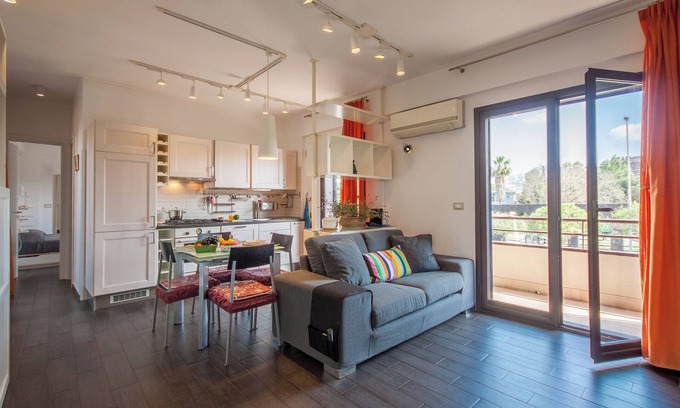 Picanello-Ognina-Barriera-Canalicchio Apartment | Vicere Apartment With AC and Wi-fi