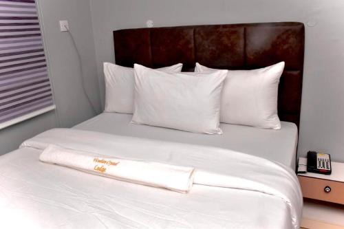 Yaba Hotel | Vicnelson Crystal lodge
