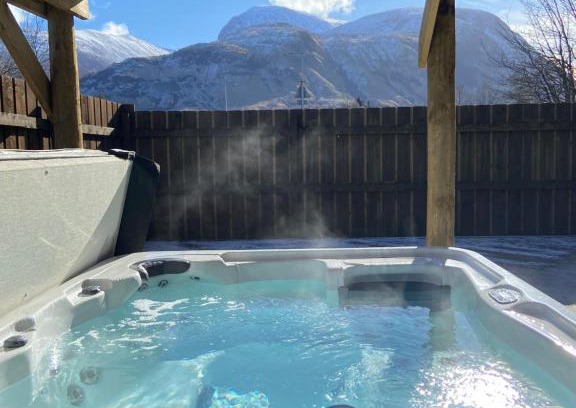 Fort William House | Victoria House Bed and Breakfast