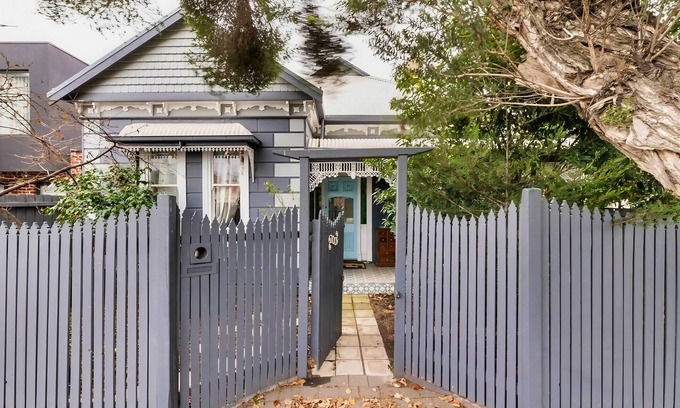 Yarraville Apartment | Victorian Ground FL Apartment, Pool, Sauna & BBall