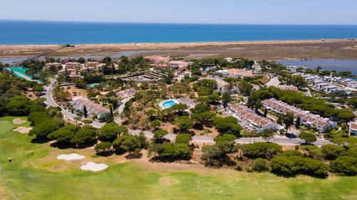 Quinta do Lago Apartment | Victory Village Quinta do Lago - Spacious 2 Bed/3 Bath Apartment
