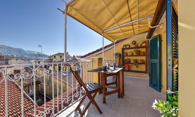 San Terenzo Apartment | Vienna's house
