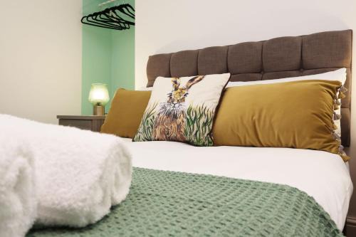 Castle House | Viewing deck, on-street parking, City Centre Location