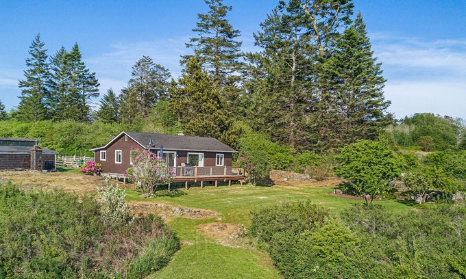 Friday Harbor Cabin | Views of Olympic Mountains! (Hound and Hare)