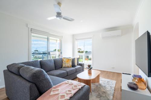 Clifton Springs House | Views on the Avenue