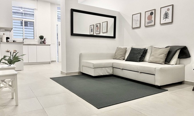 Los Tilos Apartment | Viialia center station 1
