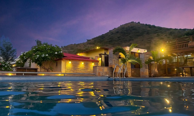 Bedla Hotel | Vijaygarh Resort & Cottages with Private Pool