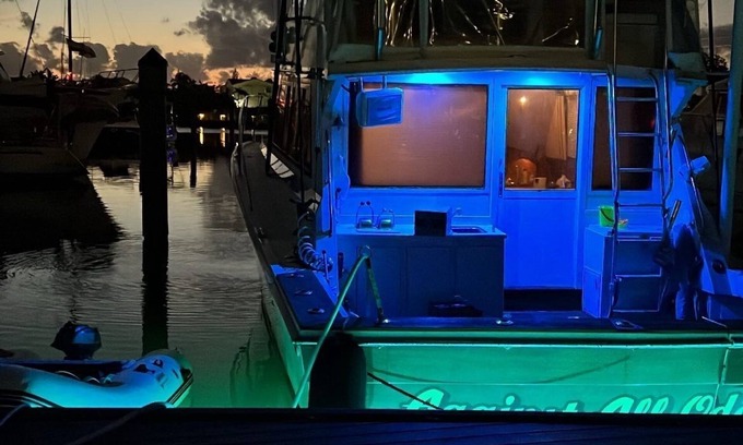 Marathon Boat Rental | Viking Yacht Getaway in the Keys !NEW LOCATION! !Tons of Amenities!
