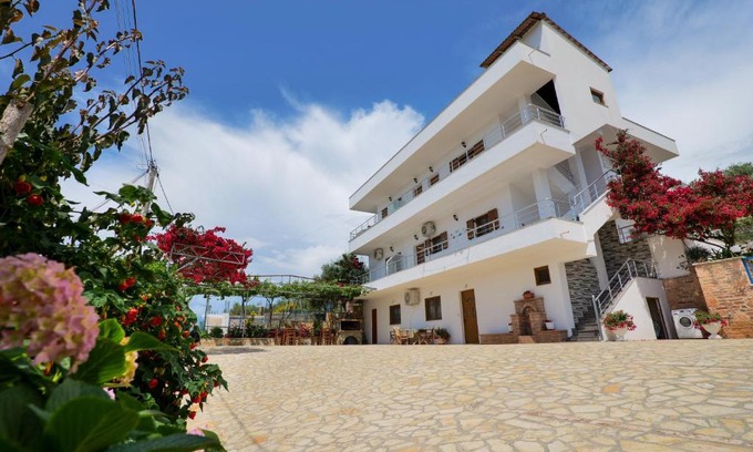 Ksamil Apartment | Vila Genci