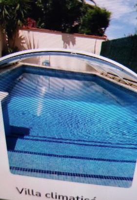 Saint-Laurent-de-la-Salanque Bed & Breakfast | villa climatisée avec grande piscine