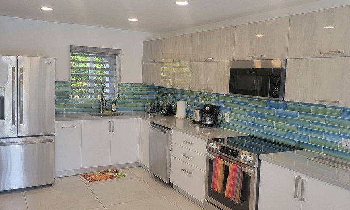 Jolly Harbour Villa | Villa 242B - Elegant ! 8 Minutes walk to Stunning beach