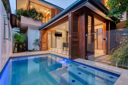 Port Douglas Villa | Villa 3 @ Chez Willow, 2 mins to Four Mile Beach