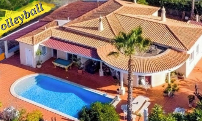 Mato Serrao Villa | Villa 300m to the Atlantic, 16 people with beach volleyball court and billiards