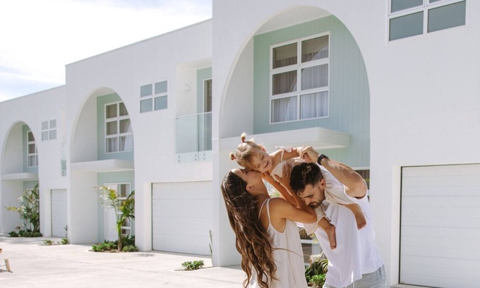 Anna Bay Villa | Villa 4 | Luxe 3BR Retreat w/Pool Near Beach