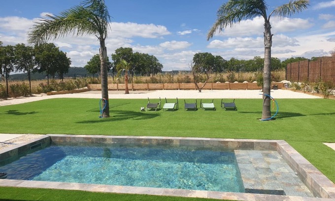 Saint-Come-et-Maruejols Villa | Villa 5 Chambres Avec Piscine et Grand Jardin