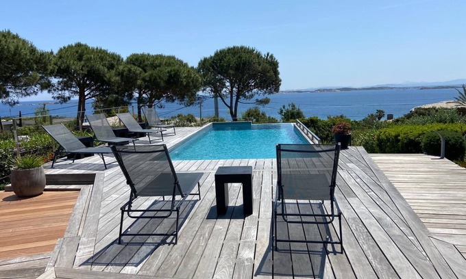 Bonifacio Villa | VILLA 6 PEOPLE sea view on islands lavezzi with private pool