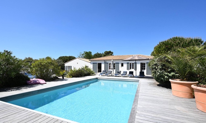 Sainte-Marie-de-Re Villa | Villa 6 Suites - Heated Pool-Garden Clos- 50M from the sea- Sainte-Marie Ré