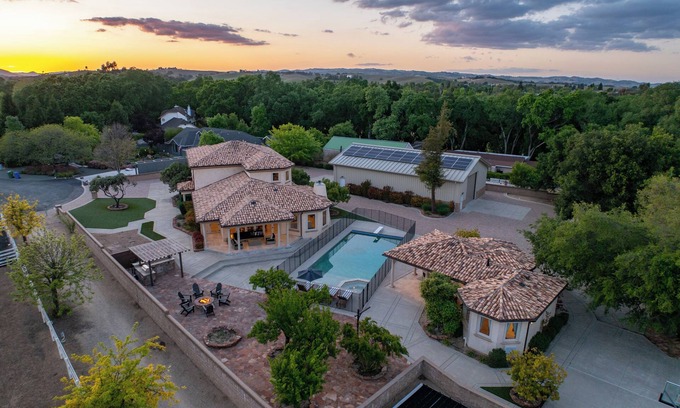 Templeton Villa | Villa Allegria Luxe-Pool/Spa, Casita, Sleeps 12