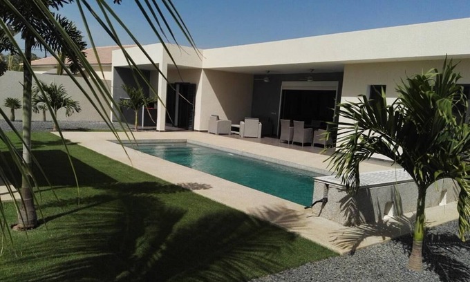 Ngaparou Villa | VILLA AMY near shopping center and 7-minute walk from the beach