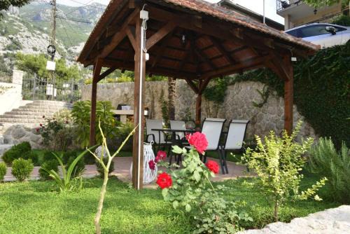Skaljari Apartment | Villa Andrea Apartments with parking