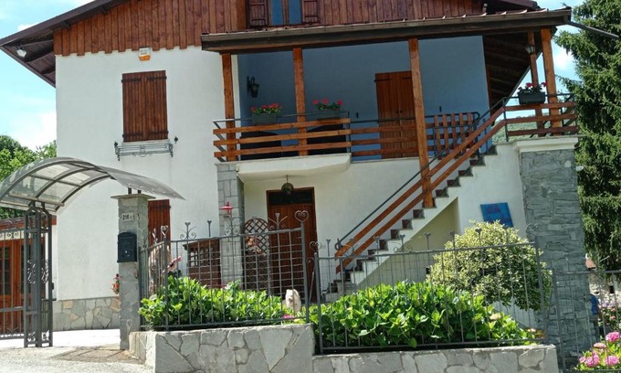 Chiusa di Pesio Villa | Villa Angela primo piano appartamento