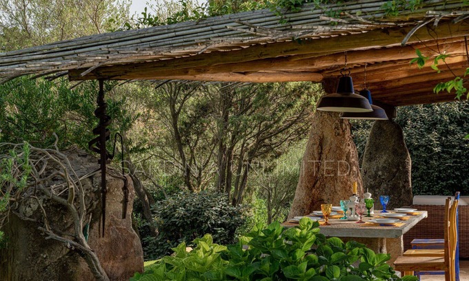 San Pantaleo Villa | Villa Antares: a splendid garden in the center of the Costa Smeralda.