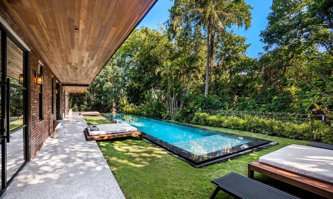 Tanjungbenoa House | VILLA BADOUM GUESTHOUSE