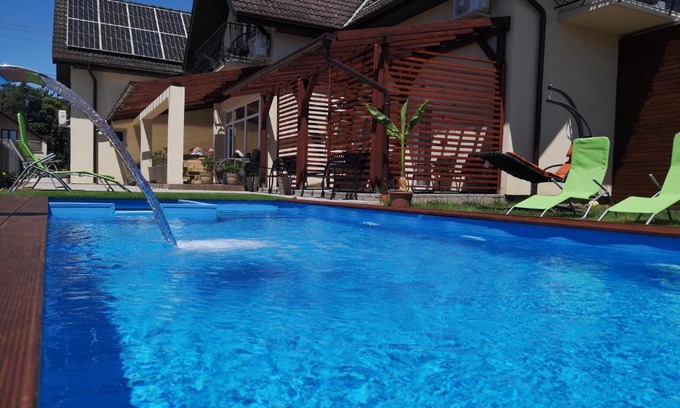 Balatonboglar Apartment | Villa Balifornia