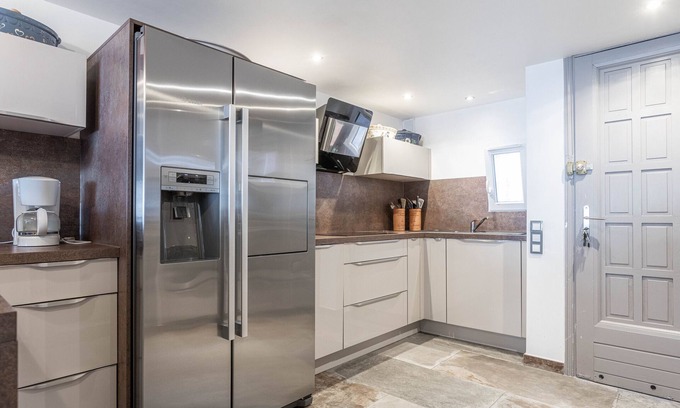 Saint-Raphael Villa | Villa 'Bastidon' with Sea View, Wi-Fi and Air Conditioning
