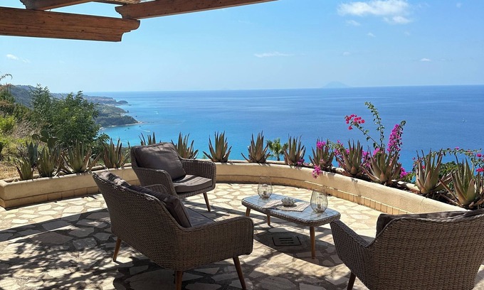Zambrone House | Villa beautiful view