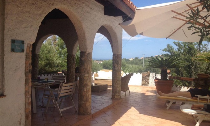 San Teodoro Villa | Villa "Bella Vista" with Sea View, Garden & Wi-Fi
