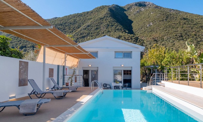 Spanokhorion Villa | Villa 'Brandnew Exclusive Lefkada Gr' with Sea View, Wi-Fi and Air Conditioning