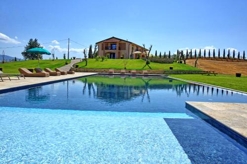 Peccioli Villa | Villa Campana by PosarelliVillas