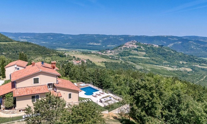 Motovun Villa | Villa Clara Meloni in Motovun