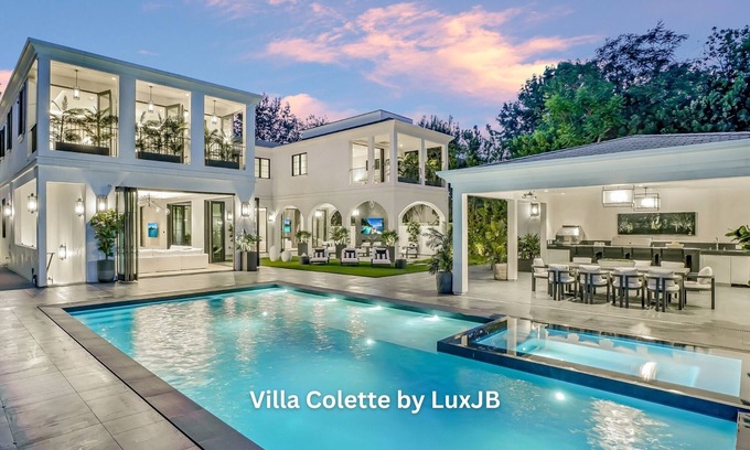 The Flats Villa | Villa Colette by LuxJB π Beverly Hills Flats Mega Mansion π Sleeps 18 π 9 Beds