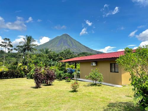 Arenal Hot Springs Villa | Villa con las mejores vistas al volcán Arenal para 4 huéspedes