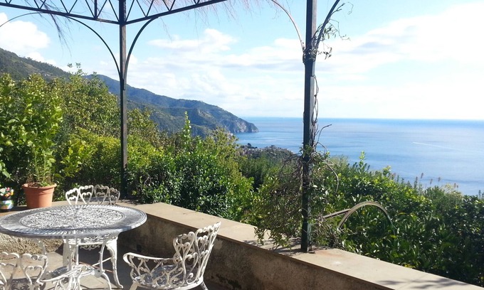 San Bernardino Villa | Villa Corbezzolo - The heart of Cinque Terre