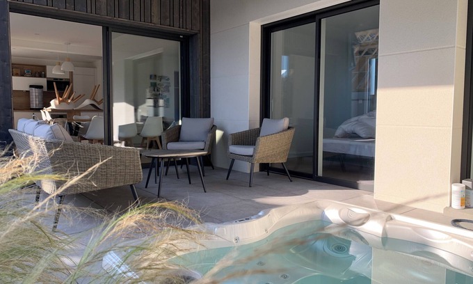 Plerin Villa | Villa D'argantel, Plerin, Maison Familiale Bord de Mer, Jacuzzi et Salle de Jeux