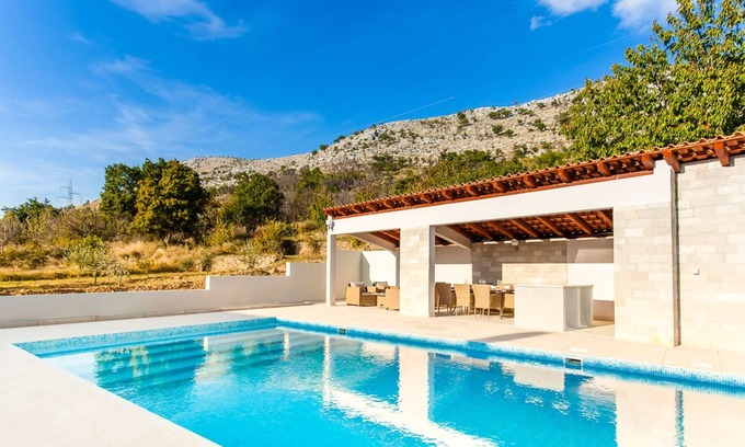 Tugare Villa | Villa Daminar - Three Bedroom Villa, Sleeps 8