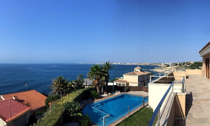 Coveta Fuma Villa | Villa de Lujo Frente al mar en El Campello