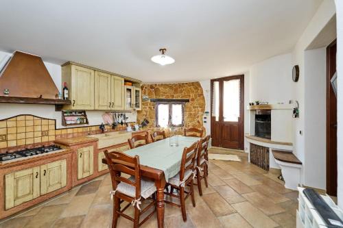 Taviano Villa | Villa del sole by Vivimy